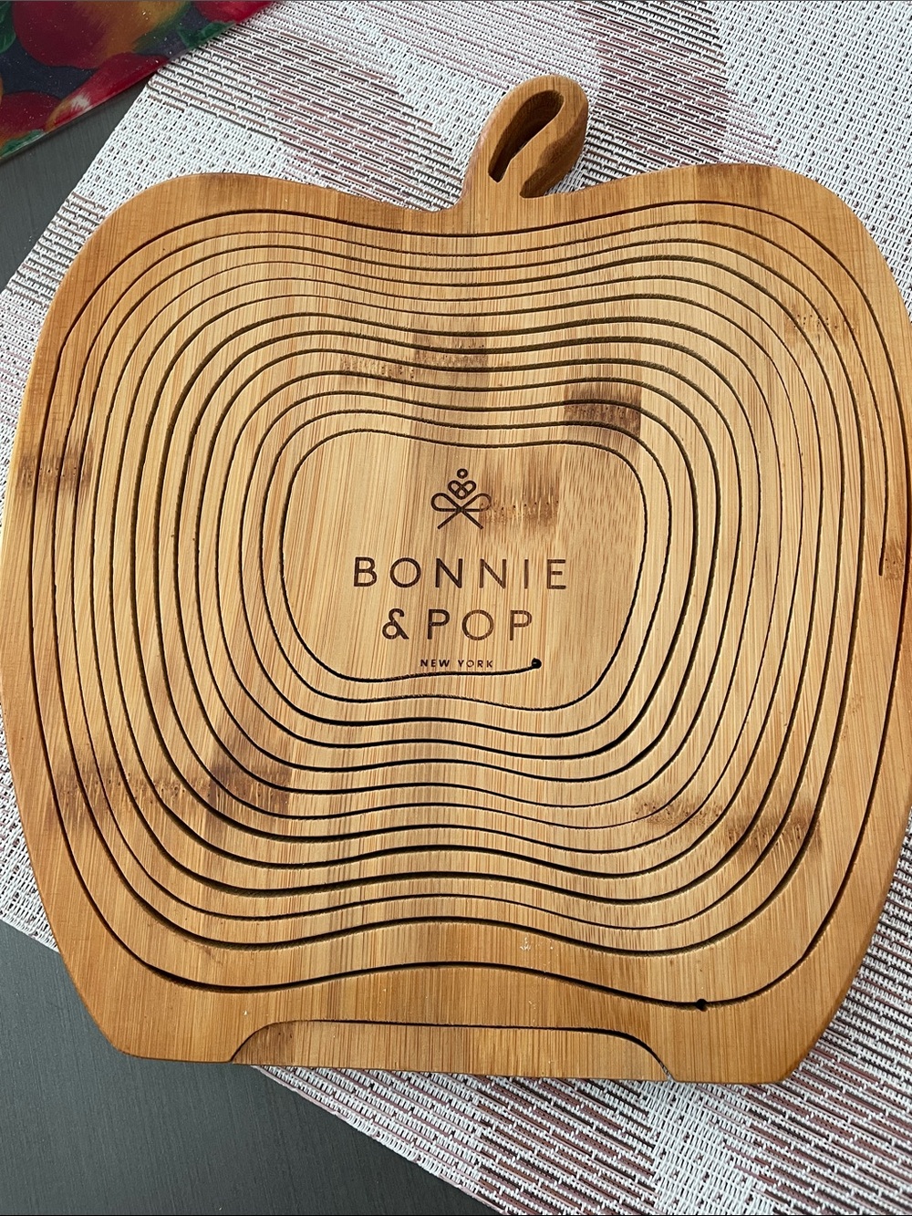 Bonnie & Pop Bamboo Apple-Shaped Cutting/Serving Board - Natural